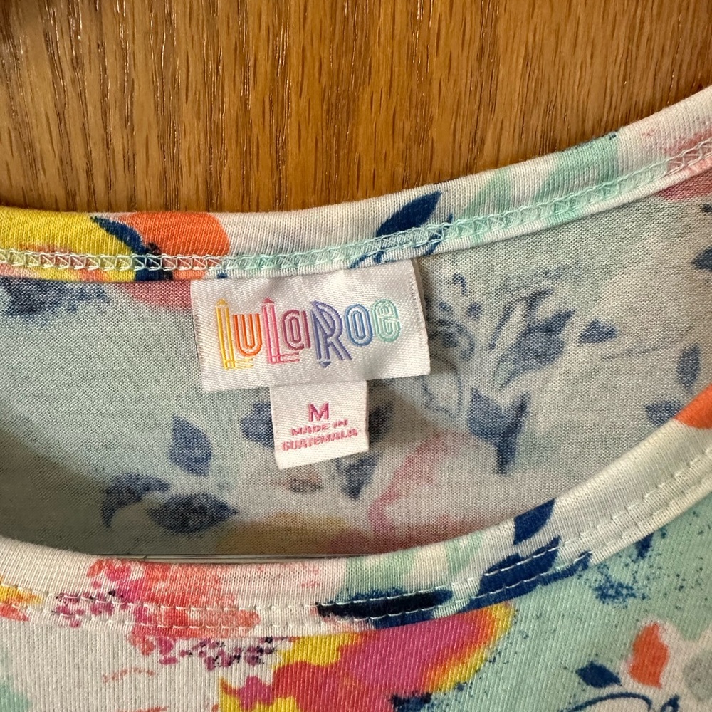 Lularoe Melissa Shark Bite Floral M - Picture 2 of 3